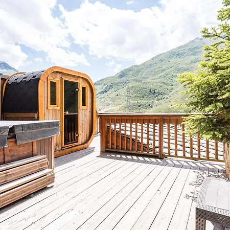 Delphine Luxe, Aux Pieds Chalet *