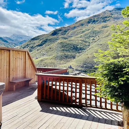 Delphine Luxe, Aux Pieds Chalet Les Bruyères