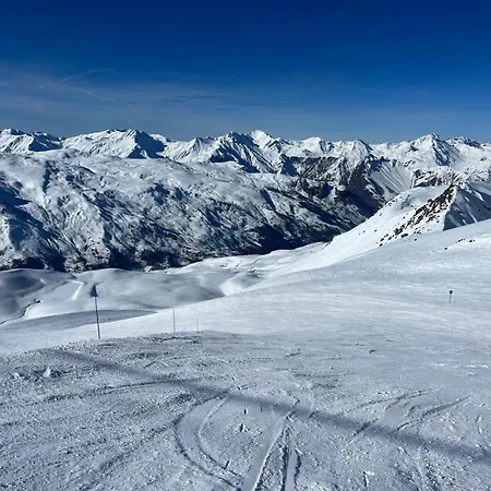 Delphine Luxe, Aux Pieds Chalet *